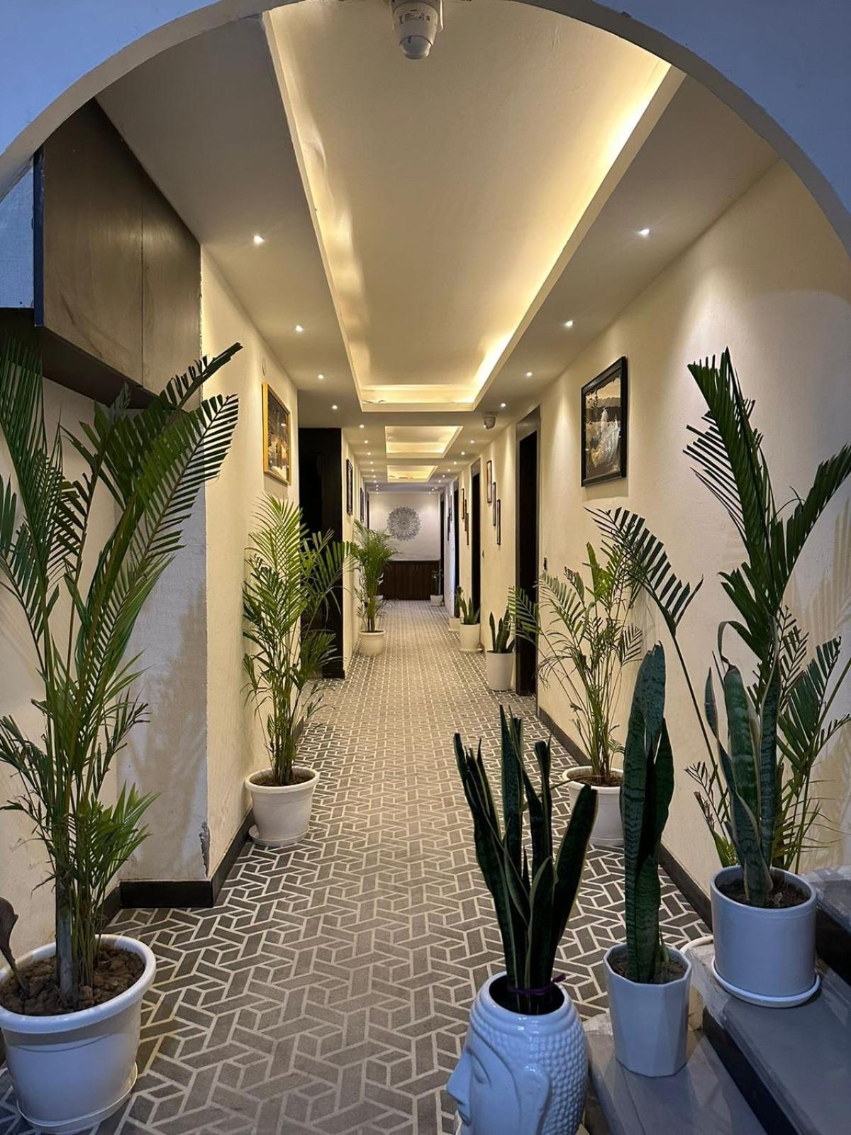Hotel Kritika Greater Noida Buitenkant foto