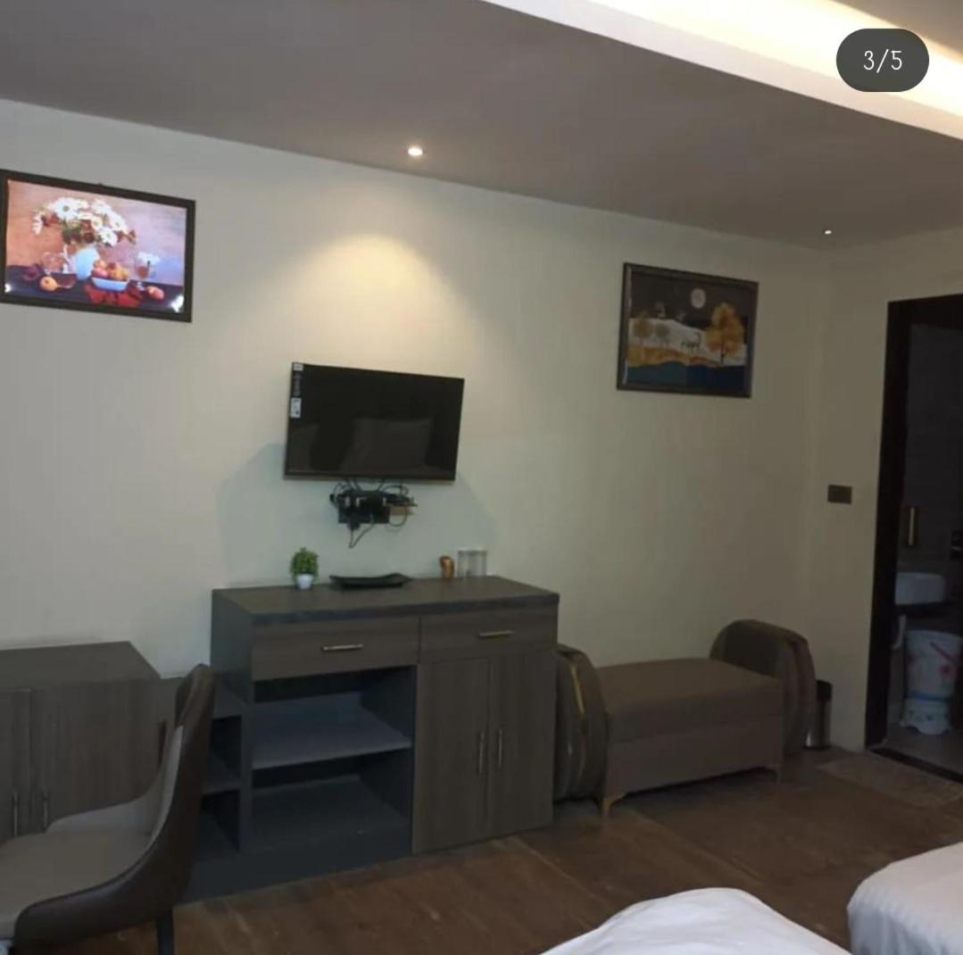 Hotel Kritika Greater Noida Buitenkant foto